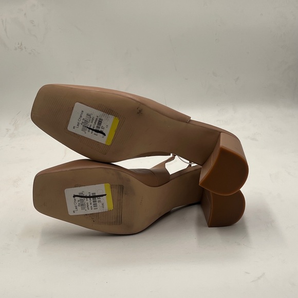 Nordstrom’s Rack Elegant Tan Slingback Heels - Picture 5 of 7